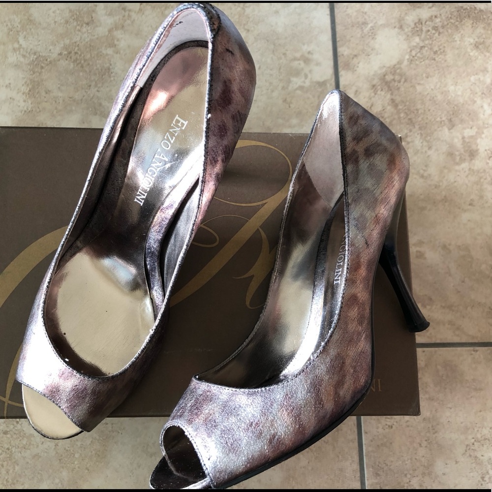 Gorgeous Peep-Toe heels